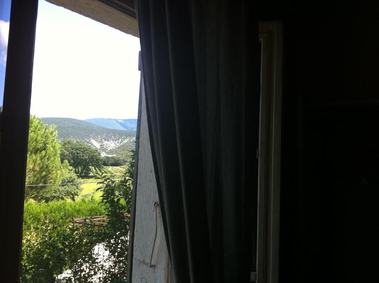 Le Mas De La Roche Bed and Breakfast Montbrison-sur-Lez Kamer foto